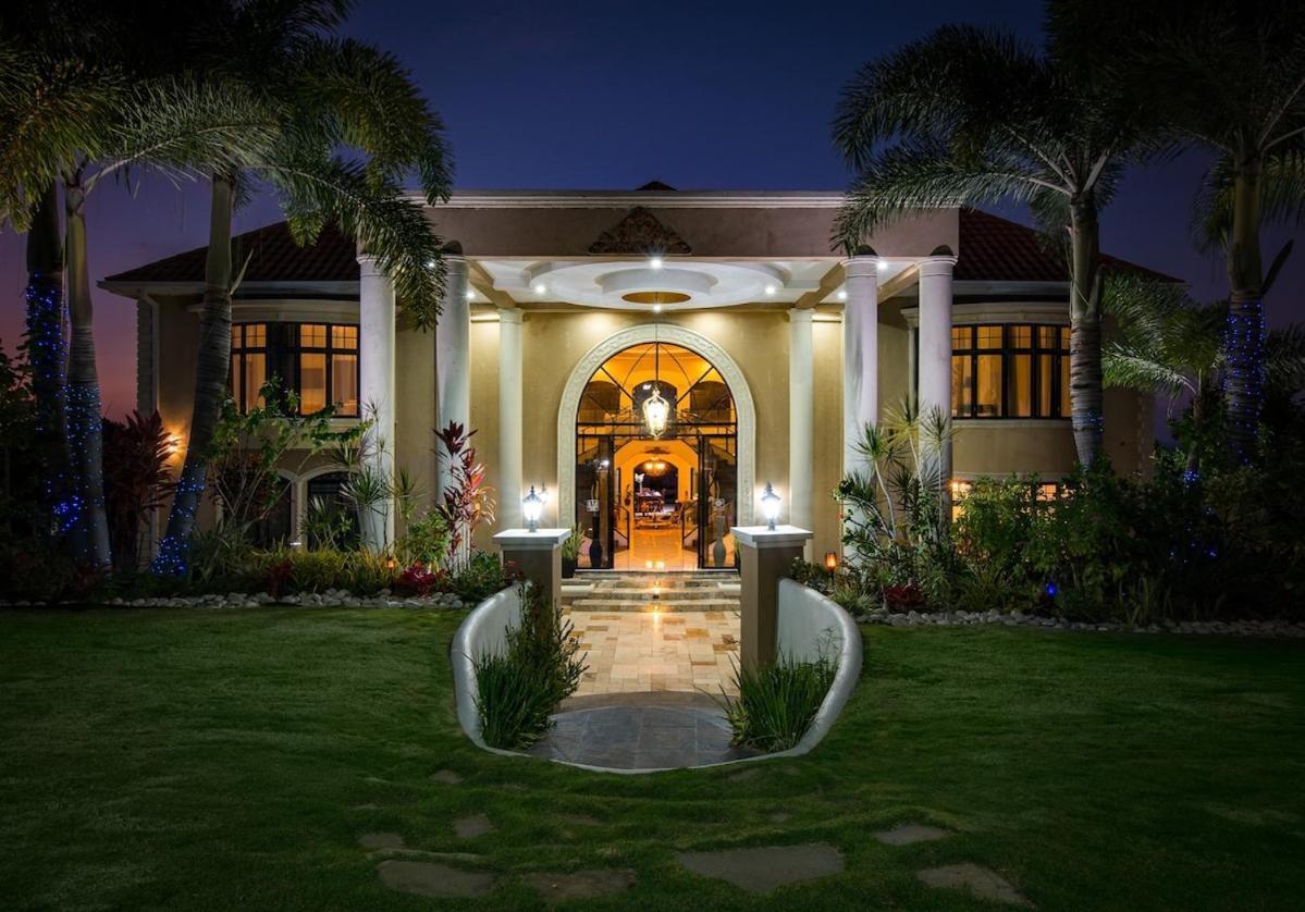 Villa Mimosa Jamaica Exclusive Luxury Stay- Resort Vibe Discovery Bay Extérieur photo